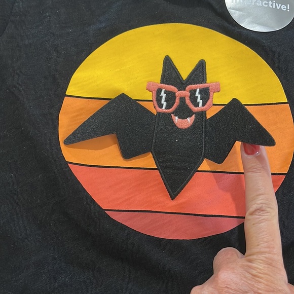 BNWT GAP INTERACTIVE HALLOWEEN BAT LONG SLEEVE T-SHIRT SIZE 3T - Picture 6 of 6